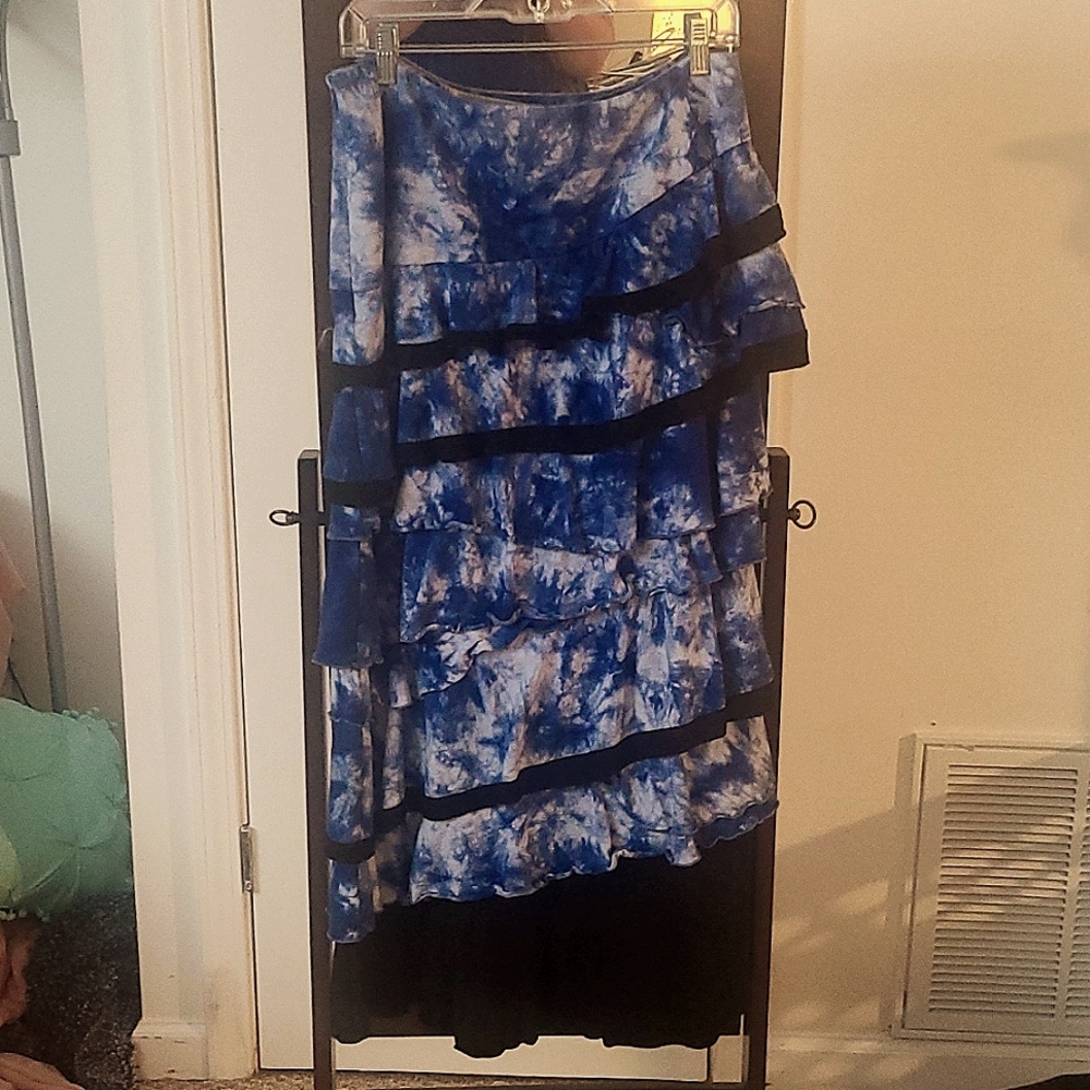 Layered, formal skirt with ruffles
